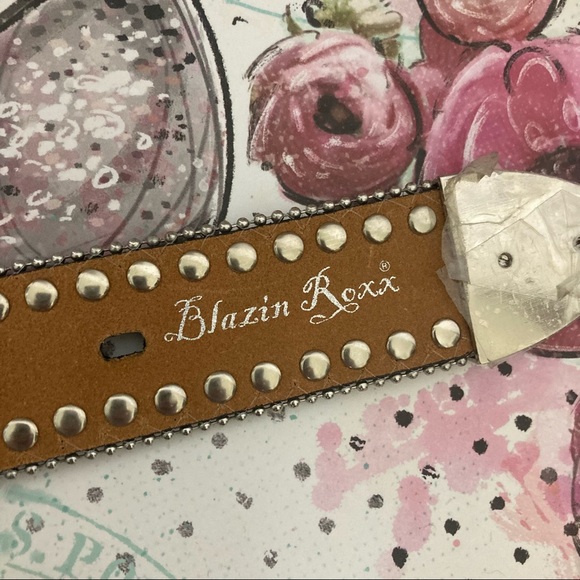 Blazin Roxx Women’s Rhinestone Western Scallop Belt - Picture 14 of 15